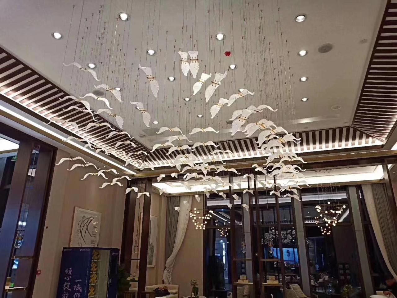 Accent customized lighting in a restaurant